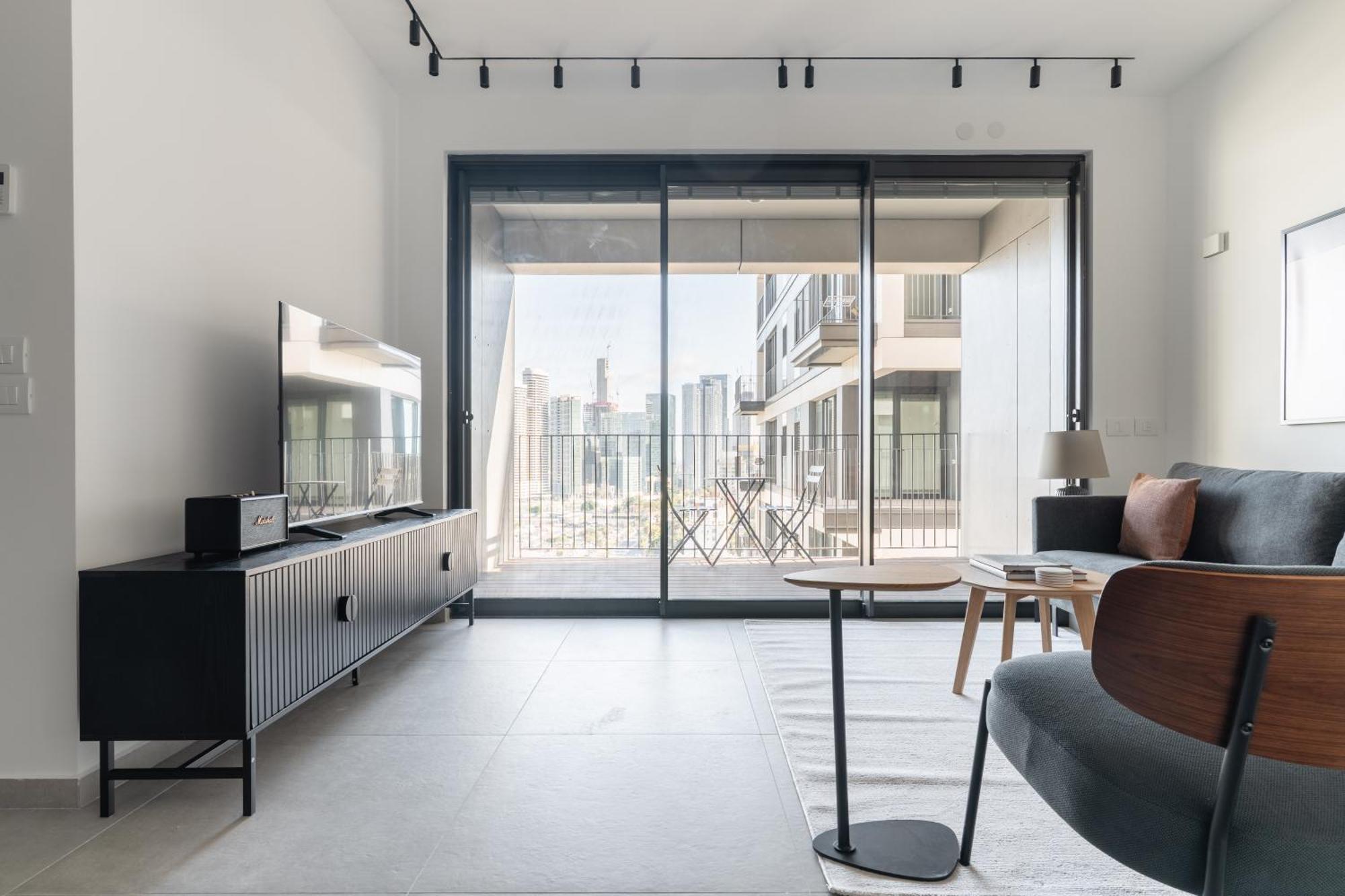 Blueground At Tzameret, High End, Balcony Apartment Tel Aviv