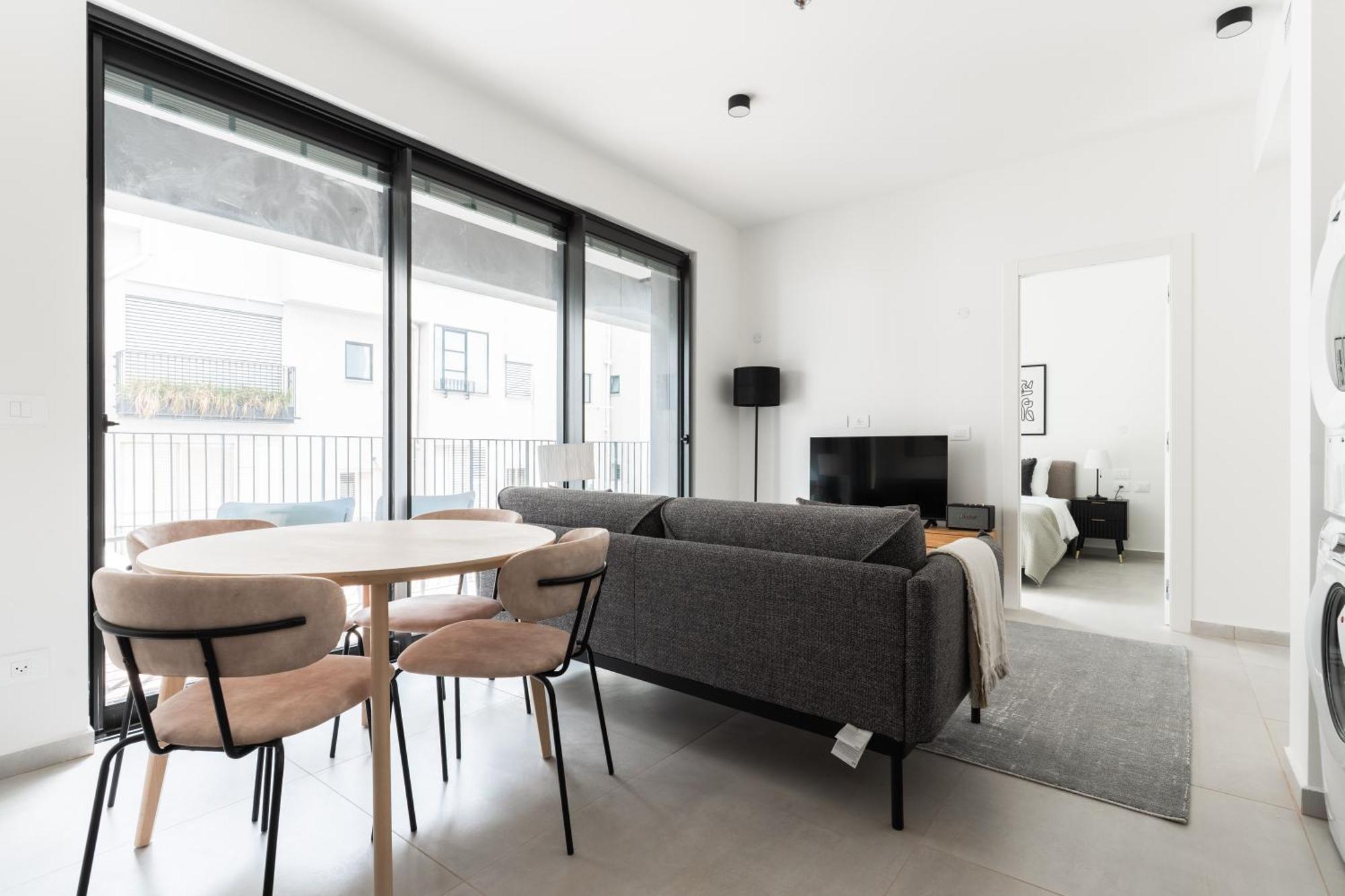 Blueground At Tzameret, High End, Balcony Apartment *